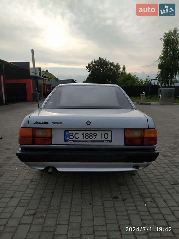 Седан Audi 100 1984 в Львове