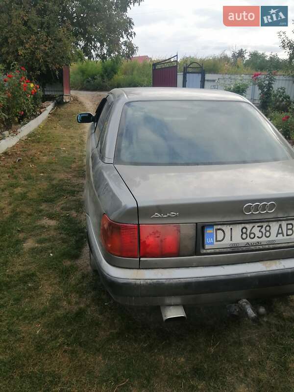 Седан Audi 100 1991 в Тростянце