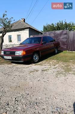 Седан Audi 100 1983 в Глухові