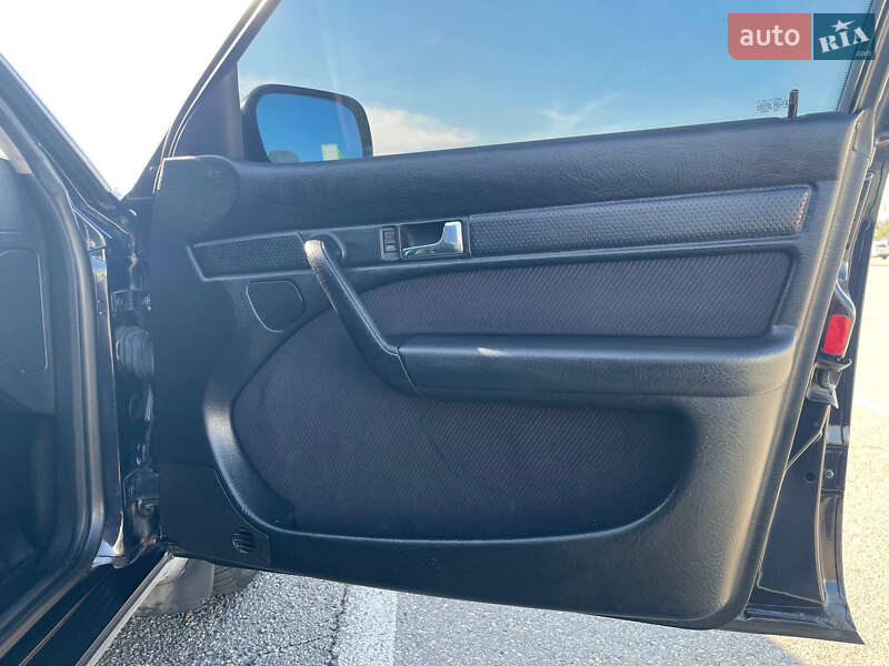 Седан Audi 100 1993 в Киеве