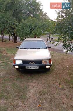 Седан Audi 100 1985 в Горохові