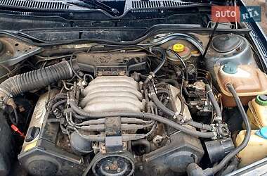 Седан Audi 100 1990 в 