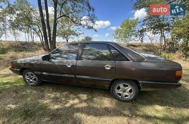 Седан Audi 100 1984 в 