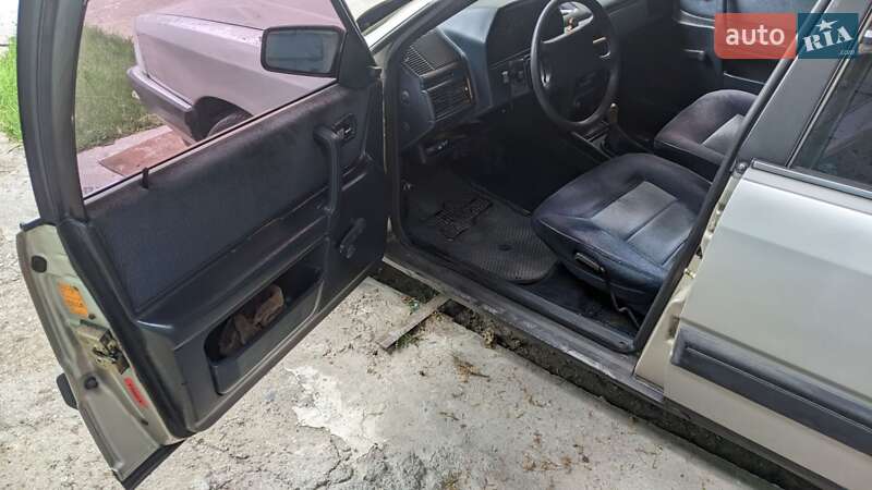 Седан Audi 100 1985 в Запорожье