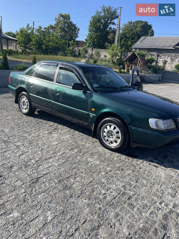 Седан Audi 100 1993 в Кельменцах
