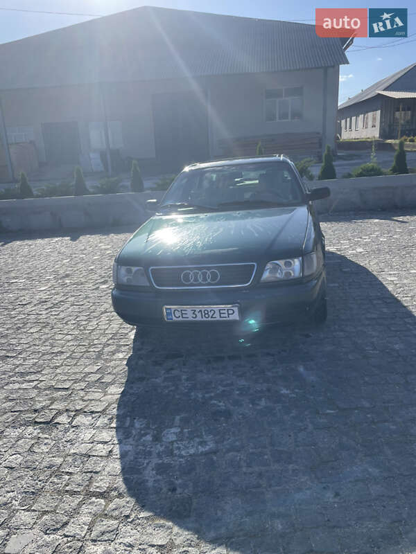 Седан Audi 100 1993 в Кельменцах