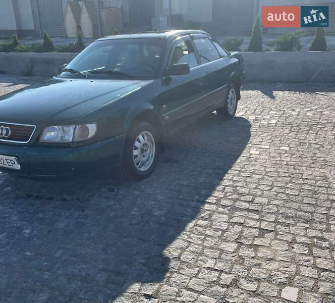Седан Audi 100 1993 в Кельменцах