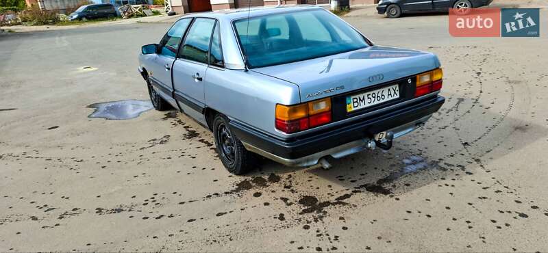 Седан Audi 100 1988 в Сумах