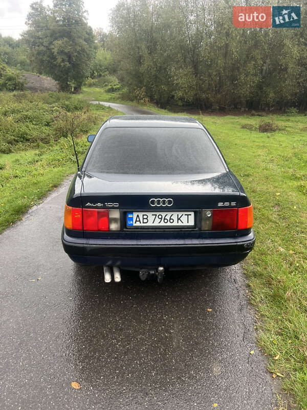 Седан Audi 100 1992 в Казатине