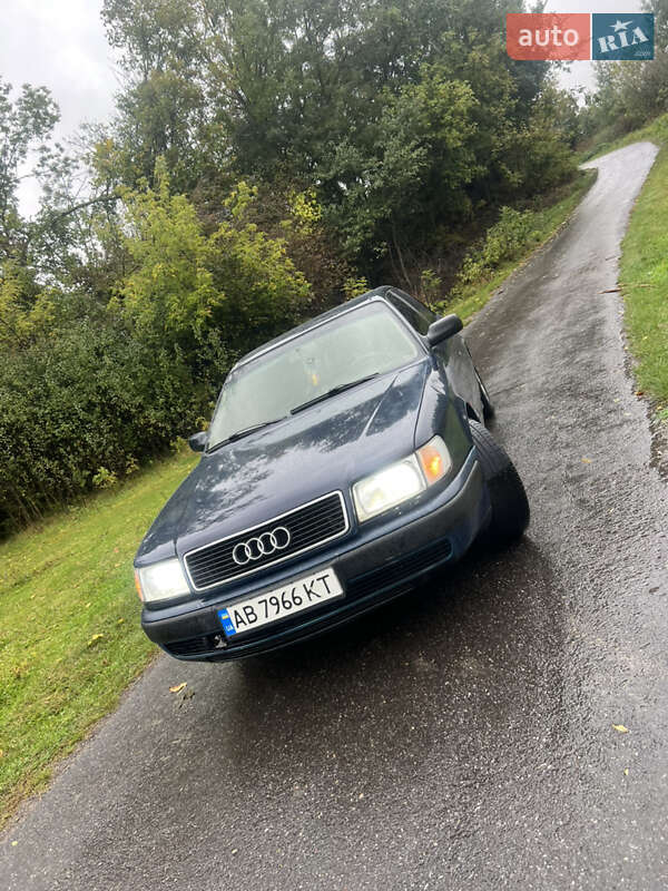 Седан Audi 100 1992 в Казатине