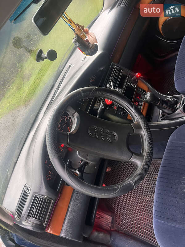 Седан Audi 100 1992 в Казатине