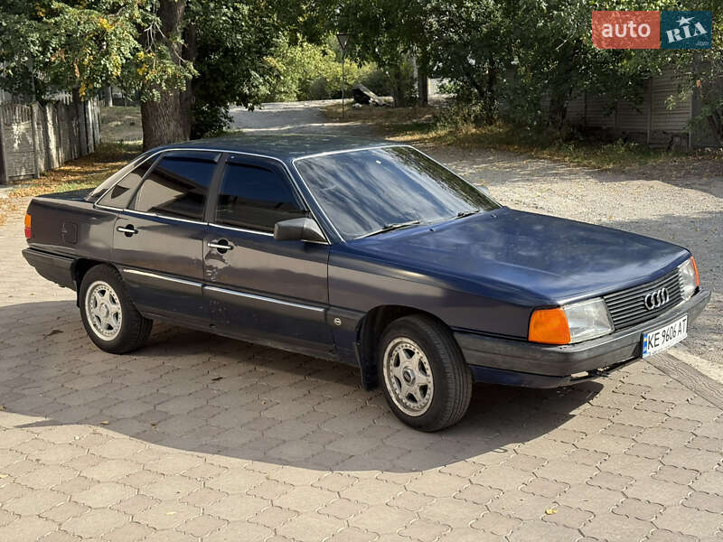 Седан Audi 100 1987 в Днепре