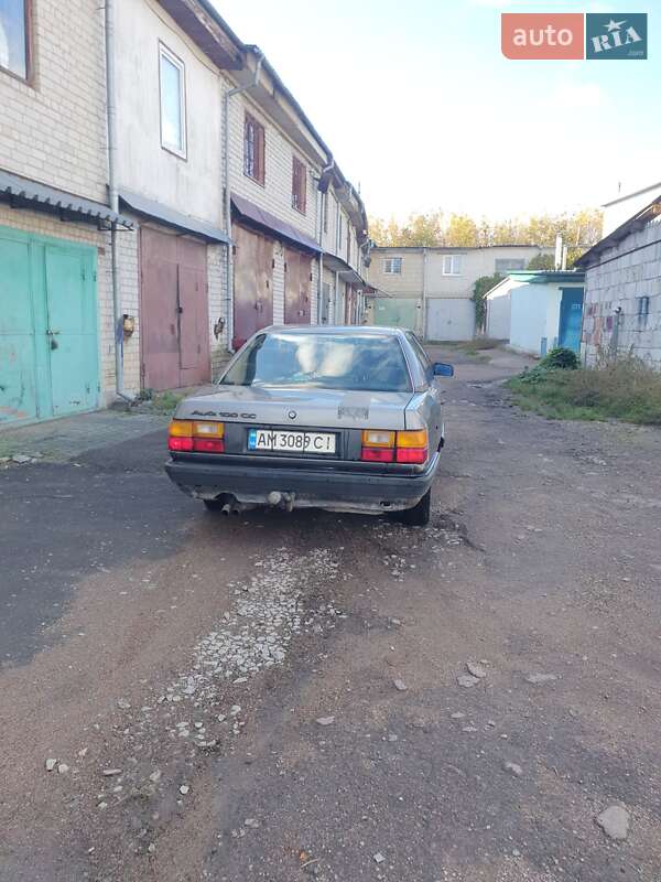 Седан Audi 100 1986 в Житомире