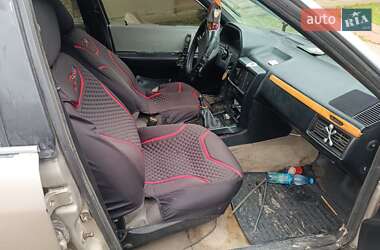 Седан Audi 100 1984 в 