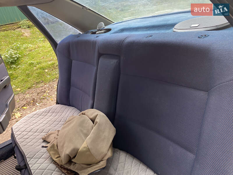 Седан Audi 100 1988 в Шумске
