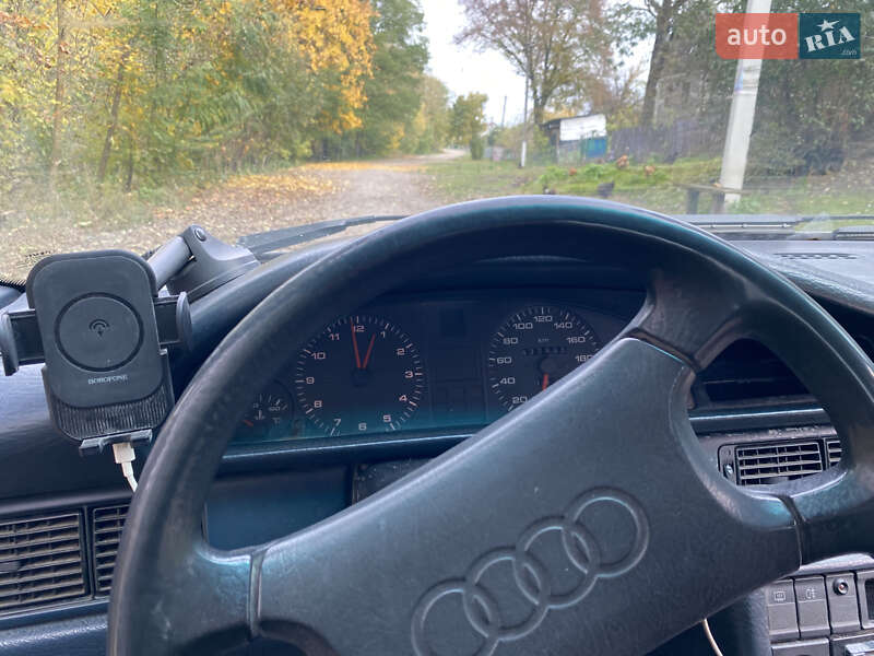Седан Audi 100 1988 в Шумске