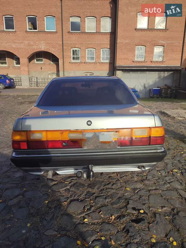 Седан Audi 100 1984 в Луцке
