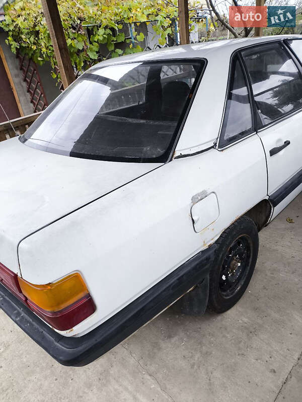Седан Audi 100 1986 в Смеле