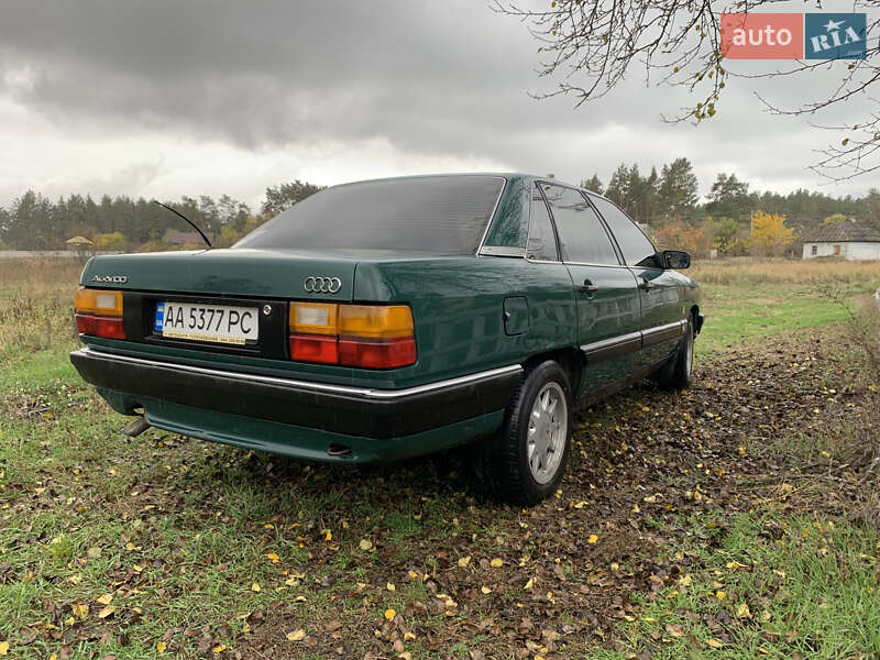 Седан Audi 100 1988 в Киеве