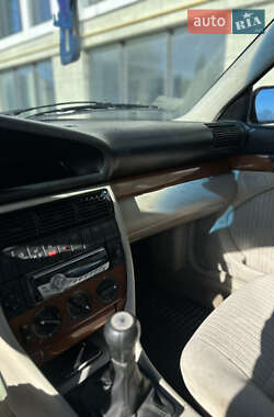 Седан Audi 100 1991 в 