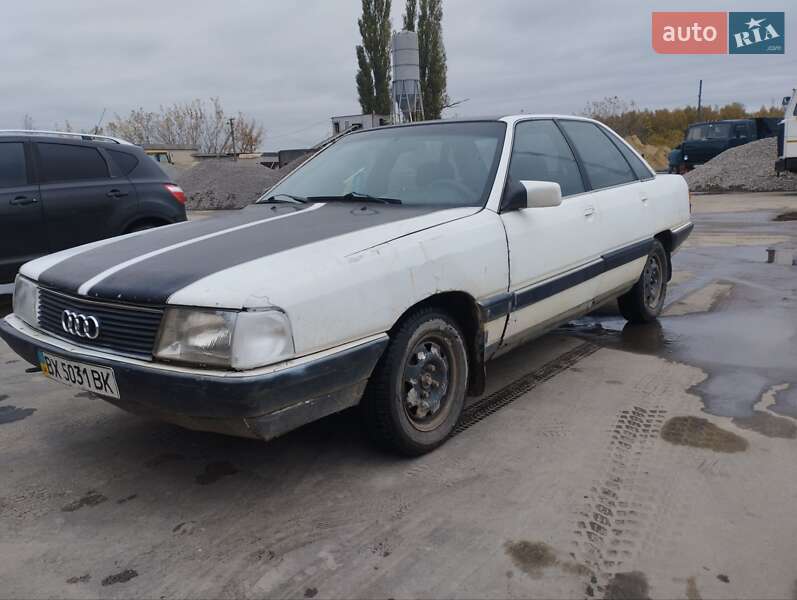Седан Audi 100 1990 в Березному