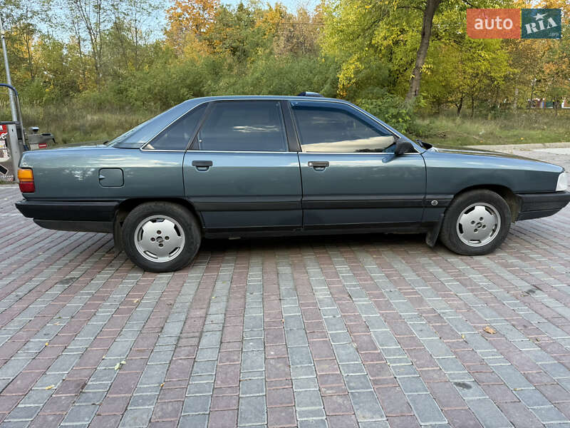 Седан Audi 100 1990 в Ладыжине фото 17 Седан Audi 100 1990 в Ладыжине