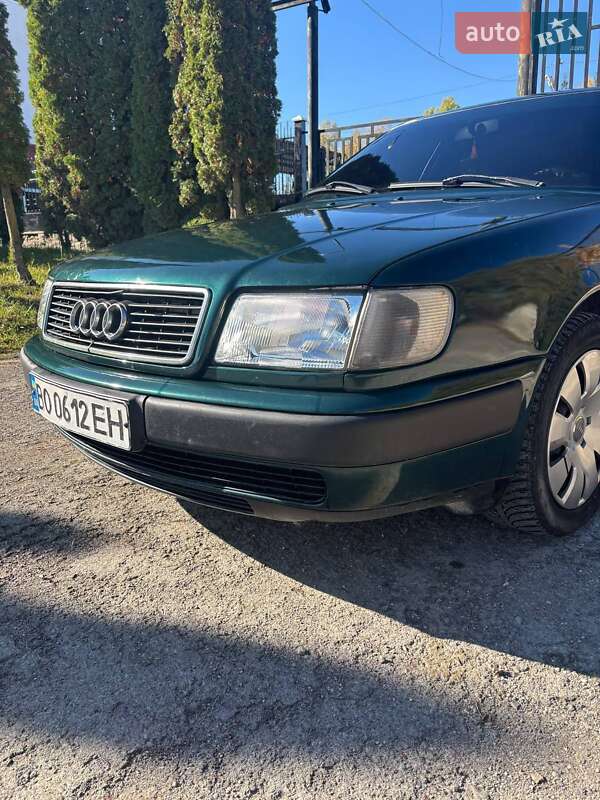 Седан Audi 100 1992 в Скалате