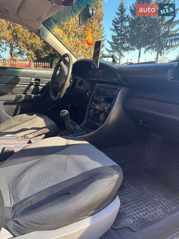 Седан Audi 100 1992 в Скалате