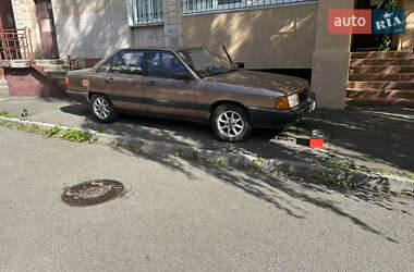 Седан Audi 100 1982 в Вишгороді