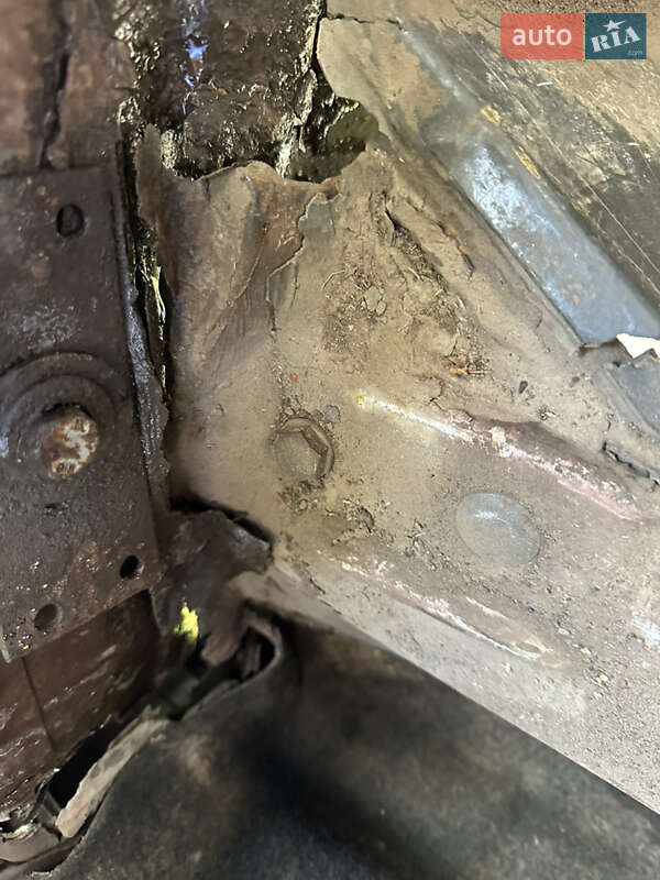 Седан Audi 100 1982 в Вишгороді