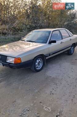 Седан Audi 100 1986 в 