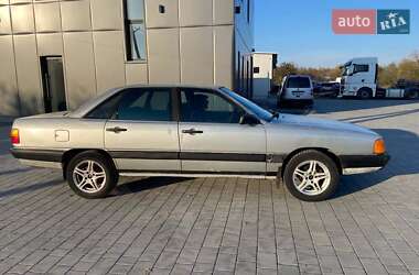 Седан Audi 100 1987 в  фото 4 Седан Audi 100 1987 в