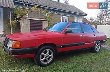 Седан Audi 100 1988 в Кельменцях