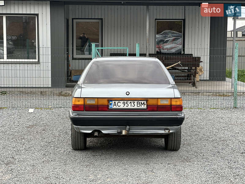 Седан Audi 100 1984 в Ровно