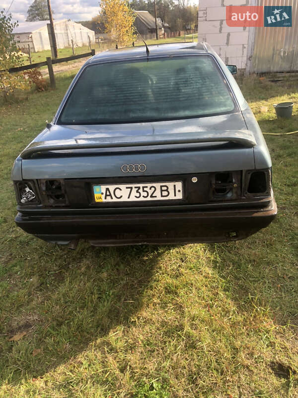 Седан Audi 100 1988 в Маневичах