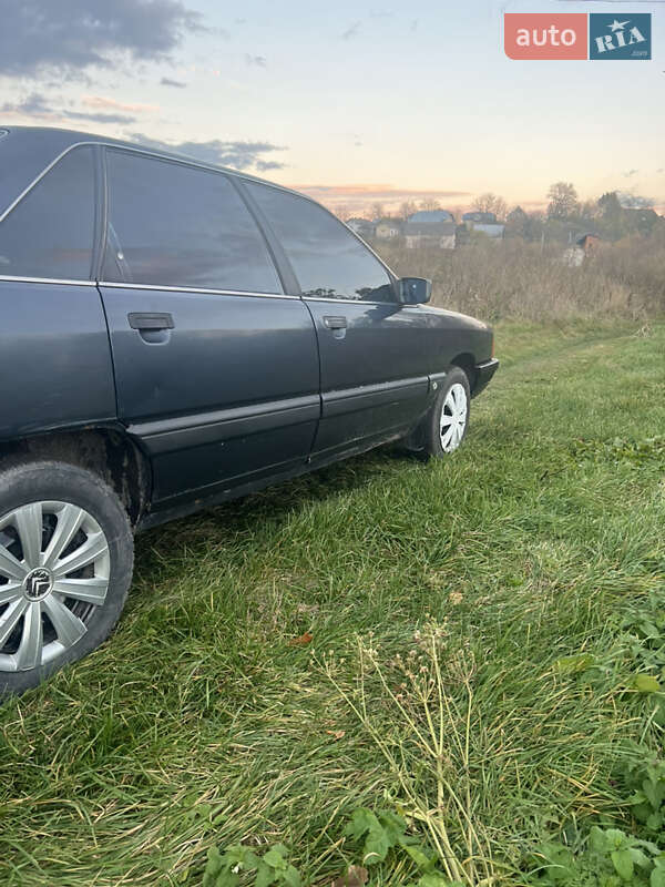 Седан Audi 100 1989 в Копычинце