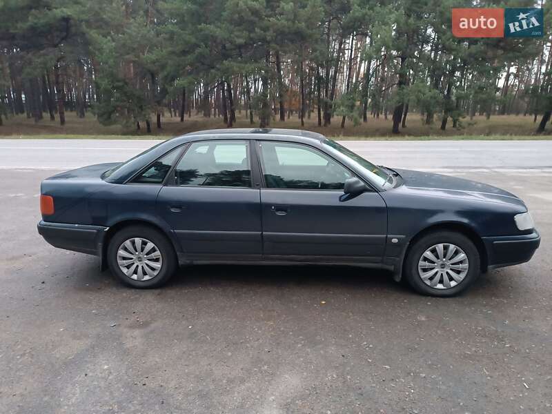 Audi 100 1992 Audi 100 1992