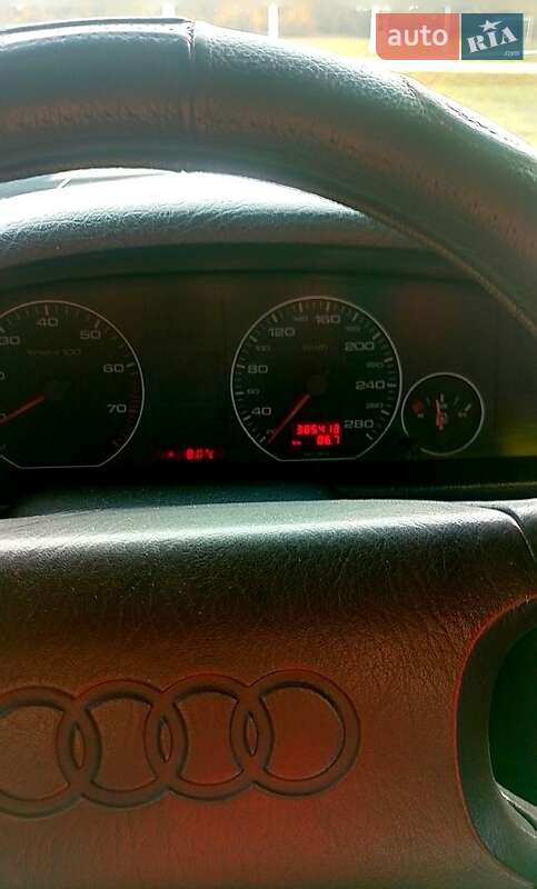 Седан Audi 100 1991 в Краснограді