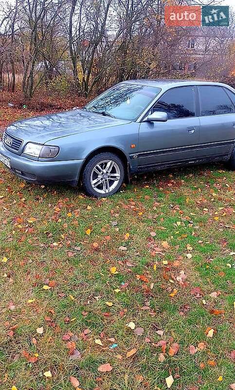 Седан Audi 100 1991 в Краснограді