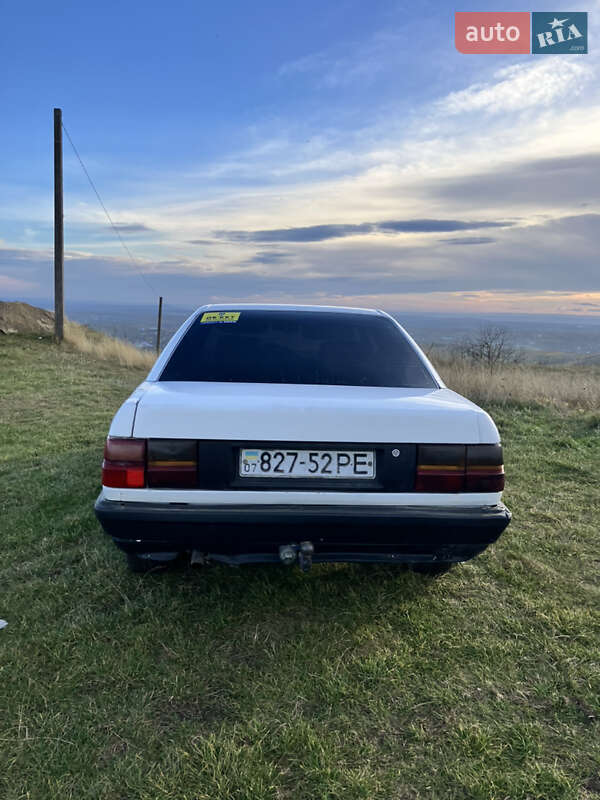 Седан Audi 100 1990 в Чернівцях