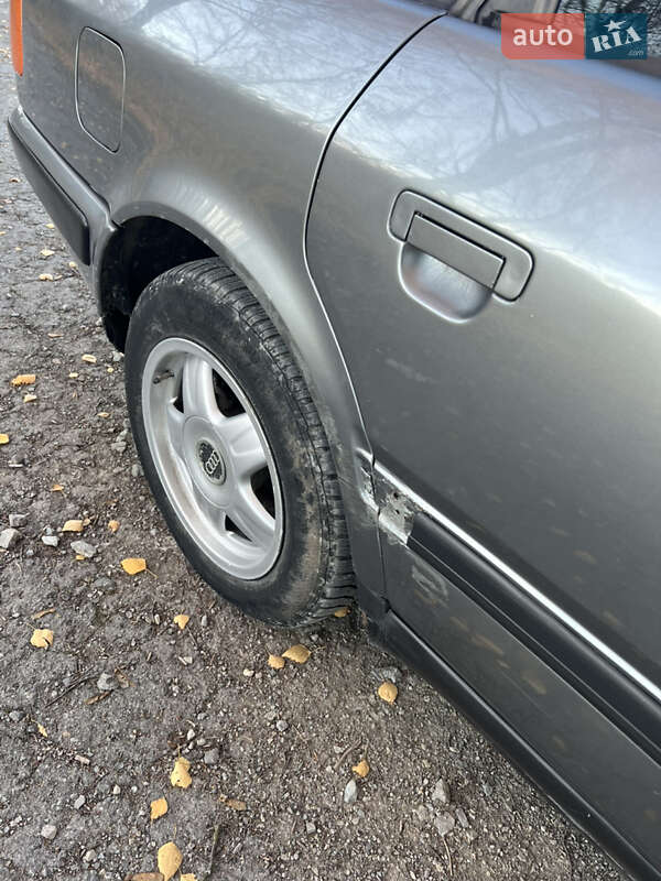 Седан Audi 100 1991 в Копычинце