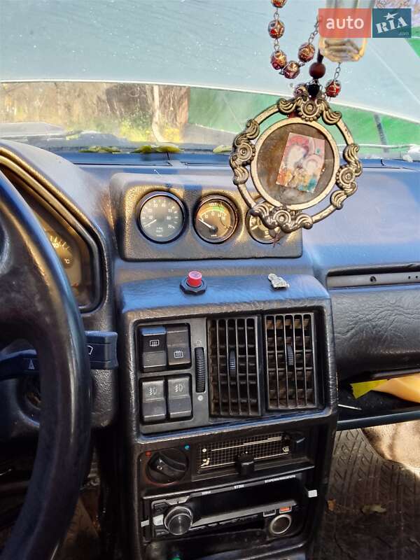 Седан Audi 100 1984 в Дунаевцах