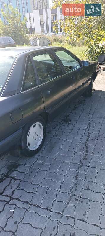 Седан Audi 100 1990 в Львове