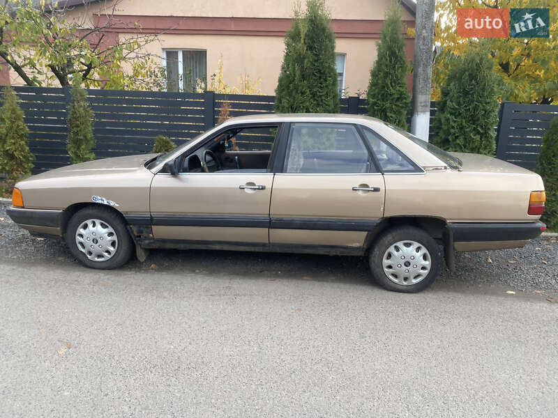 Седан Audi 100 1984 в Луцке фото 2 Седан Audi 100 1984 в Луцке
