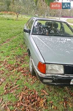 Седан Audi 100 1983 в Хмельницком