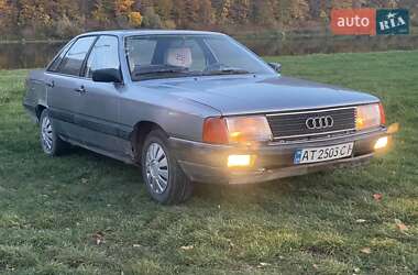 Седан Audi 100 1984 в Тлумаче