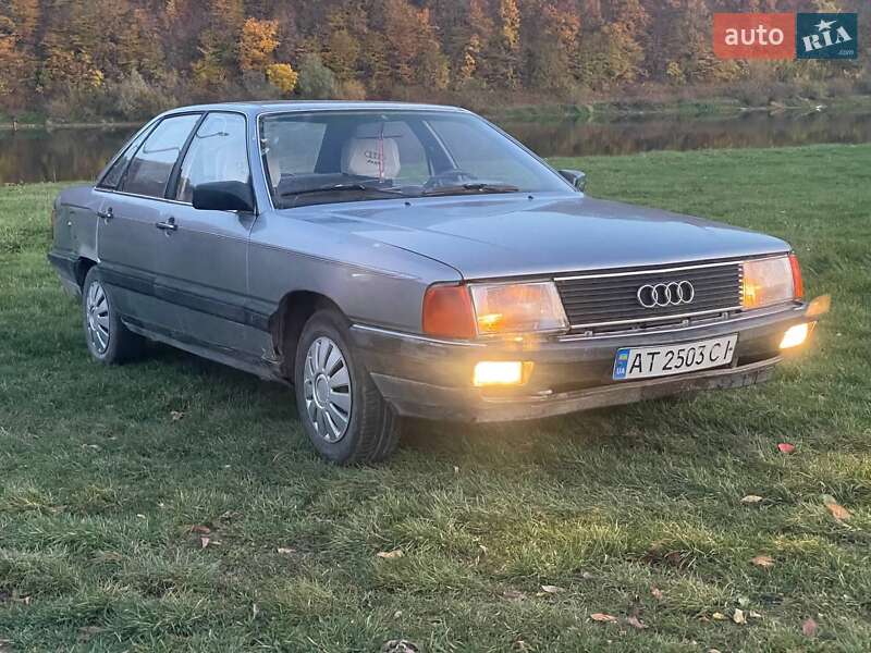 Audi 100 1984 Audi 100 1984