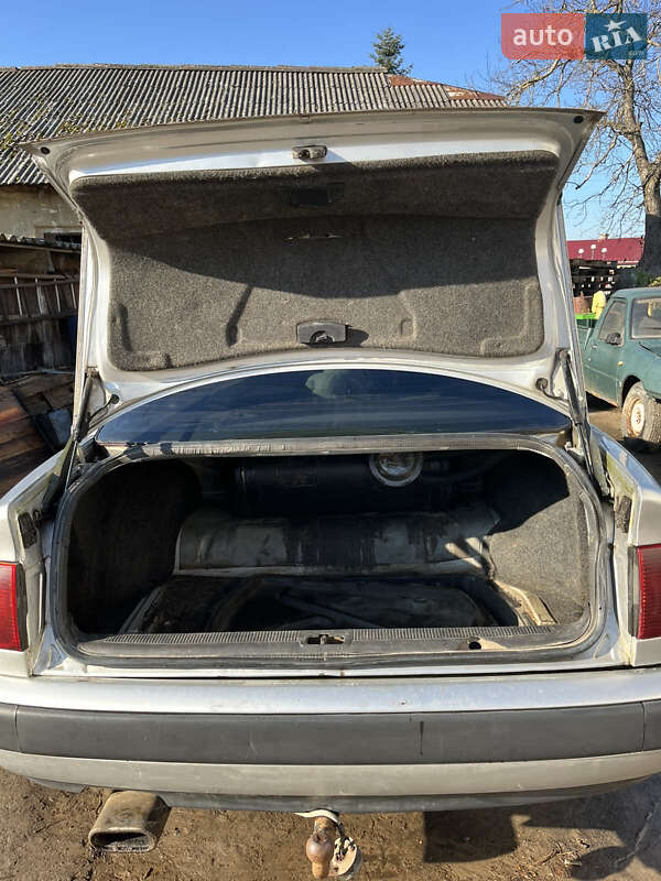 Седан Audi 100 1991 в Бобрке