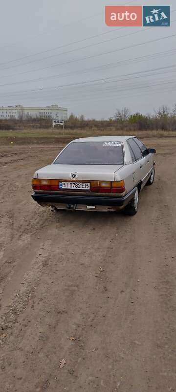 Седан Audi 100 1986 в Полтаві