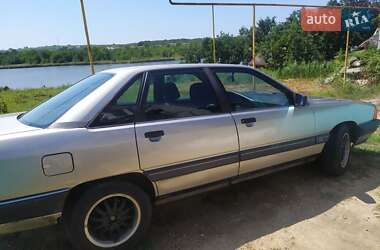 Седан Audi 100 1988 в Малодолинском